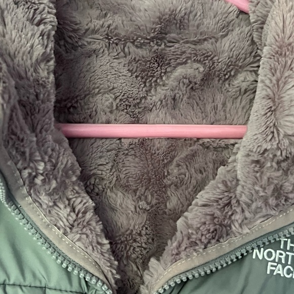 The Northface Mossbud Reversible Jacket - Picture 4 of 12